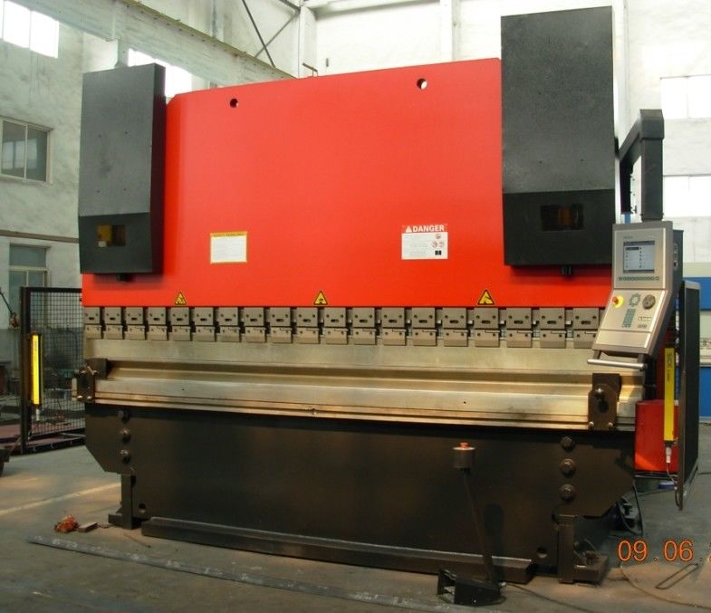 Автоматические складывая тормоз давления металлического листа/машина гибочного устройства листа металла