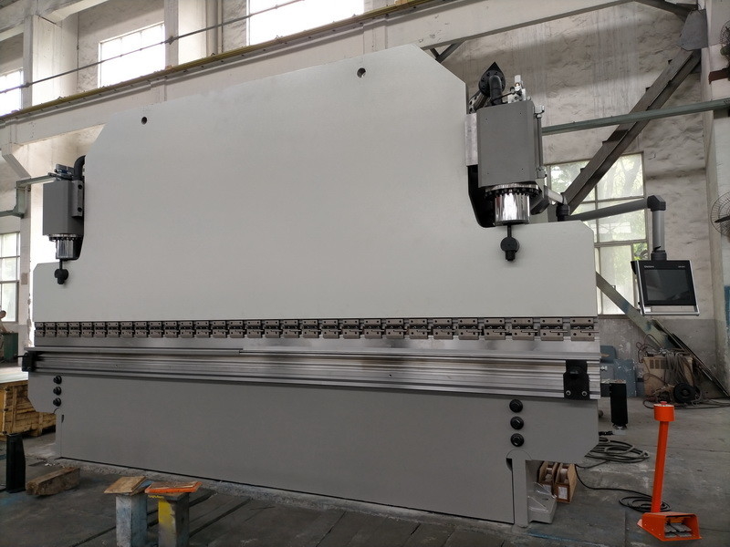 400 т CNC гидравлический прессовый тормоз 1200 т для изгиба и формования металлических листов