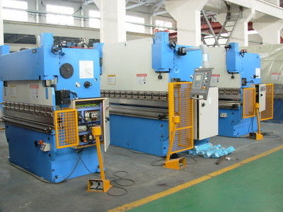 Купить 7000 кг грузоподъемность 5000 * 2500 * 3000 мм листового металла пресс тормоз с системой управления PLC для точной изгиба online manufacture