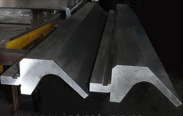 100T Пресс тормоз гусиная шейка инструментария одно V-процесса формы изгибания Формирование матрицы