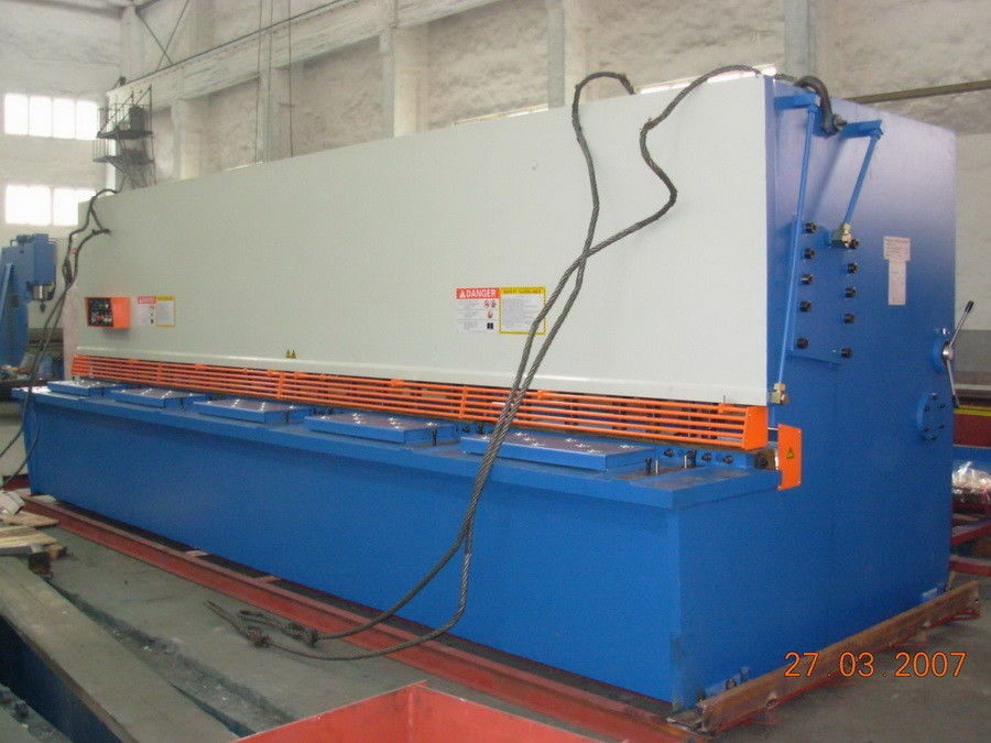 режущие инструменты 15KW металлического листа автомата для резки длины 6m электрические гидравлические режа