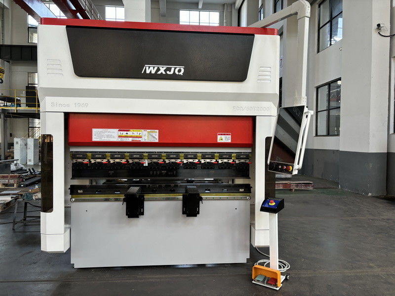 Новый тип 60T CNC Servo Press Brake 2m Длина Рабочий стол из нержавеющей стали