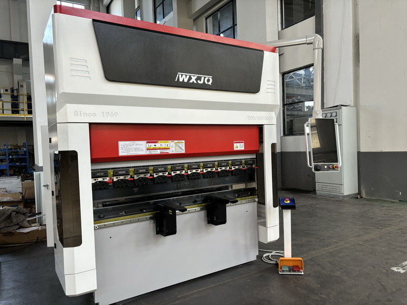 Новый тип 60T CNC Servo Press Brake 2m Длина Рабочий стол из нержавеющей стали