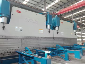 Автоматический 1300T CNC тандемный гидравлический пресс тормоз 415V/50Hz Длина изгиба 20 метров