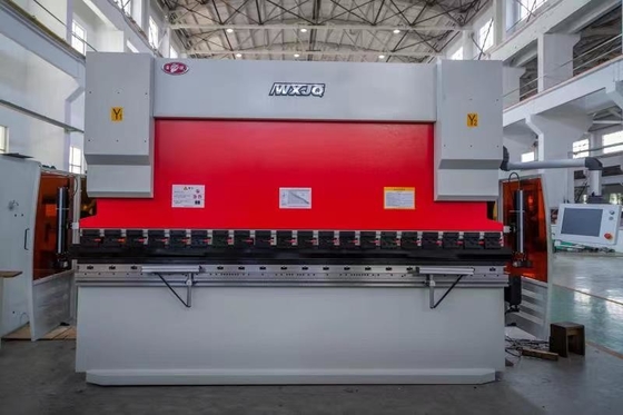 135T Механическая CNC гидравлическая прессовая тормозная машина 3200 мм длина изгиба